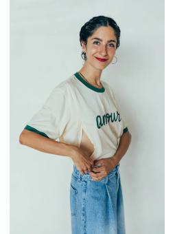 T-shirt d'allaitement bicolore Amour – Douceur crème et touche verte pour les mamans qui allaitent
