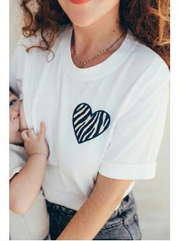 T-shirt d'allaitement Cœur Zèbre – L'audace graphique au service des mamans allaitantes