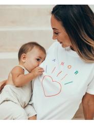T-shirt d'allaitement Amor &ndash; Une d&eacute;claration d'amour color&eacute;e pour les mamans qui allaitent