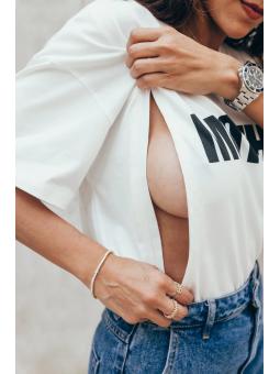 T-shirt d'allaitement Mother – Col V, coupe large et fierté de maman en toutes lettres